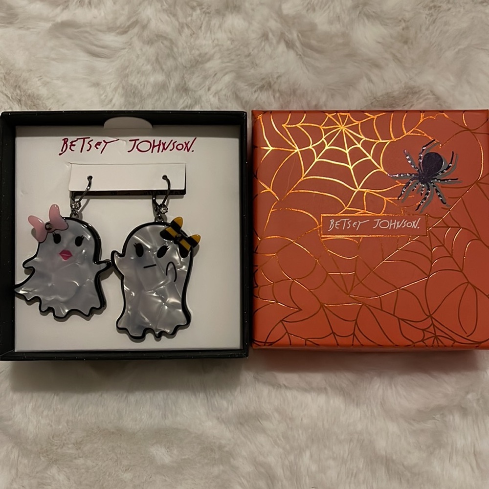 Brand New inbox with Tag Betsey Johnson Ghost Drop earrings - Picture 2 of 7